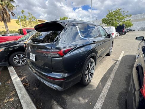 Used 2025 Mitsubishi Outlander SEL image 5