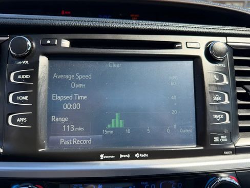 Used 2017 Toyota Highlander XLE AWD/4WD image 31