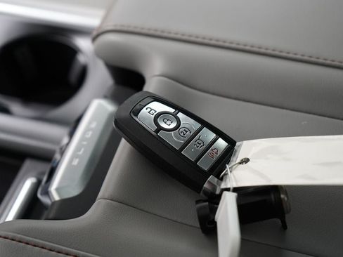 Certified 2025 Ford Expedition Active AWD/4WD image 16