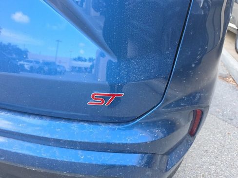 Used 2019 Ford Edge ST w/ Cold Weather Package AWD/4WD image 7