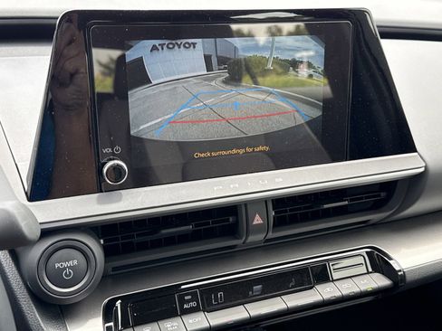 Used 2025 Toyota Prius LE image 23