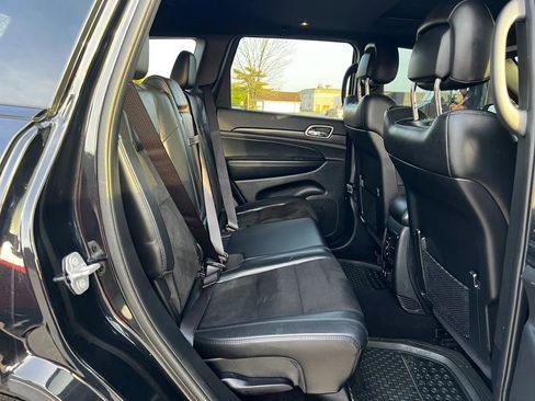 Used 2021 Jeep Grand Cherokee Laredo X image 12