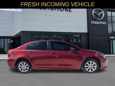 Used 2024 Toyota Corolla LE FWD image 2