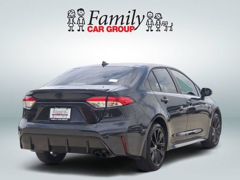 Used 2023 Toyota Corolla SE FWD image 4