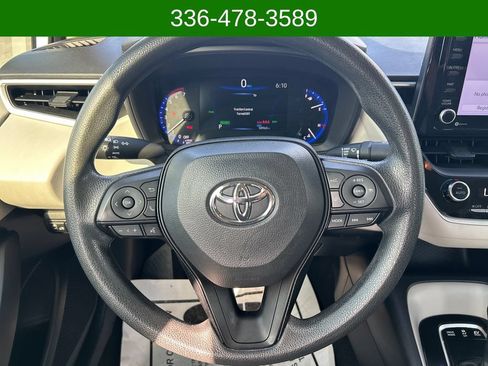 Used 2022 Toyota Corolla LE FWD image 14