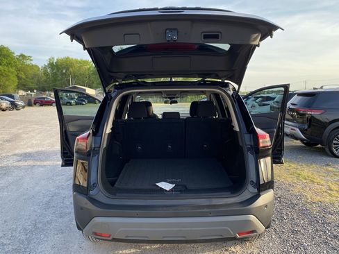 Used 2023 Nissan Rogue S image 16