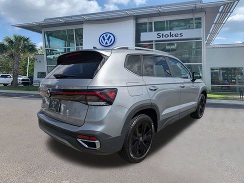 New 2026 Volkswagen Taos SE FWD image 4