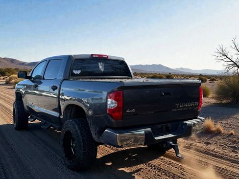 Used 2016 Toyota Tundra SR5 image 2