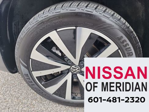 Used 2024 Volkswagen Taos SE image 28