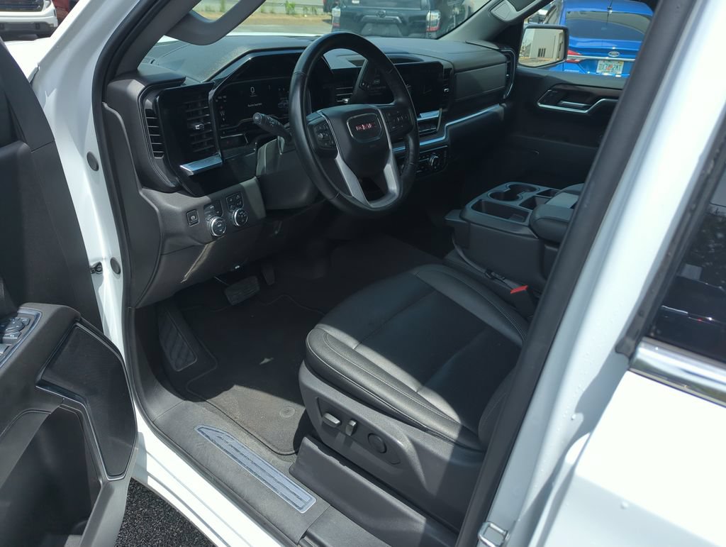 Used 2024 GMC Sierra 1500 SLT AWD/4WD image 10