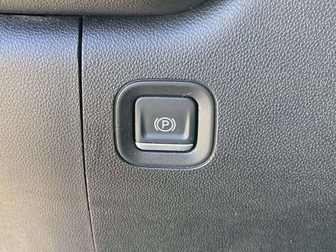 Used 2023 Chevrolet Silverado 2500 Custom image 26