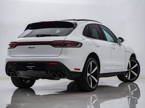 Certified 2026 Porsche Macan AWD/4WD image 11