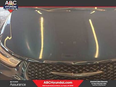 Used 2022 Chrysler Pacifica Limited w/ Uconnect Theater Family Group