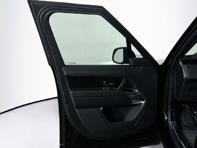 New 2026 Land Rover Range Rover Long Wheelbase SE AWD/4WD image 11