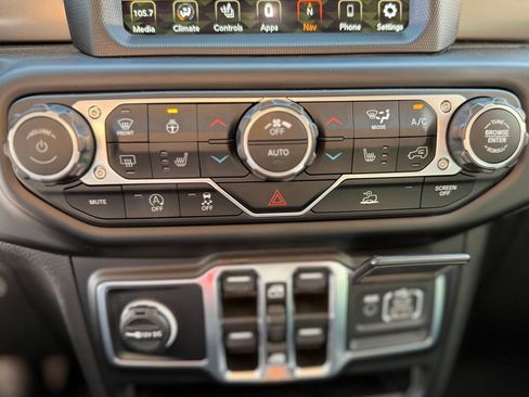 Used 2022 Jeep Wrangler Unlimited Sport AWD/4WD image 26