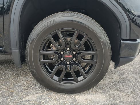 Used 2025 GMC Sierra 1500 Elevation AWD/4WD image 9