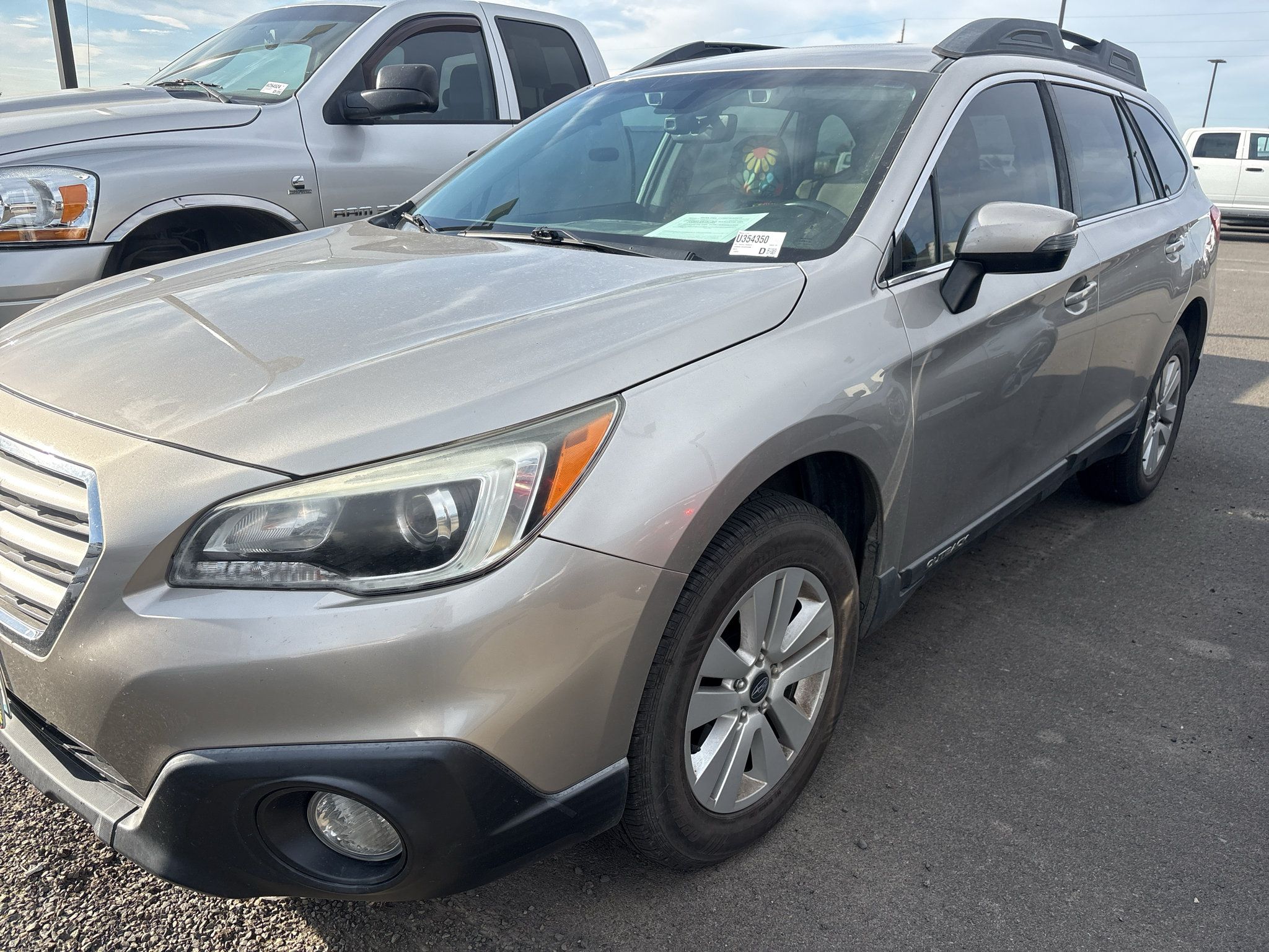 Used 2017 Subaru Outback 2.5i Premium AWD/4WD image 1