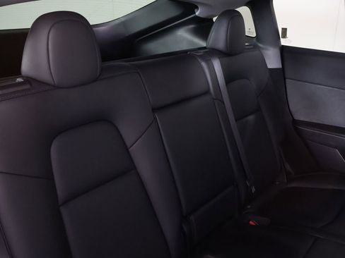 Used 2023 Tesla Model Y AWD image 30
