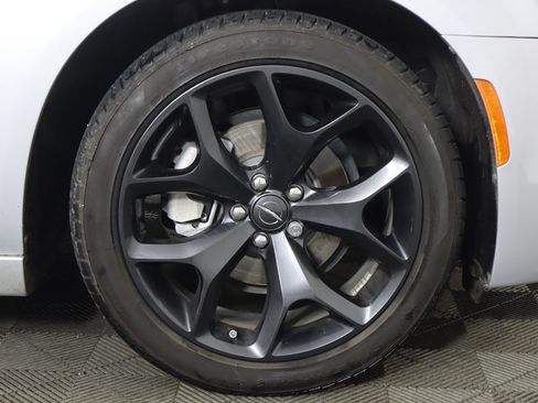 Used 2023 Chrysler 300 Touring w/ Sport Appearance Package image 18