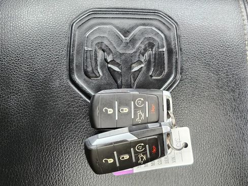 Used 2019 RAM 1500 Laramie AWD/4WD image 36