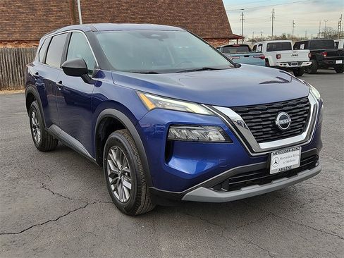 Used 2023 Nissan Rogue S image 5