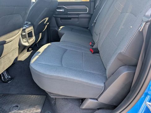 Used 2022 RAM 2500 Big Horn w/ Big Horn Silver Edition image 9