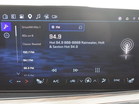 Used 2025 Chevrolet Suburban Z71 AWD/4WD image 24