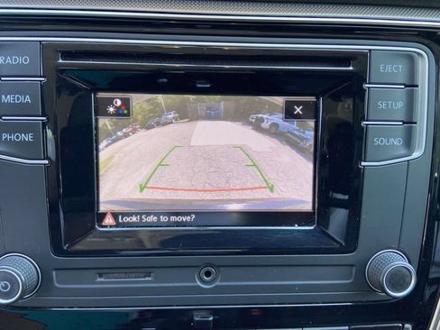 Used 2018 Volkswagen Passat 2.0T S FWD image 21