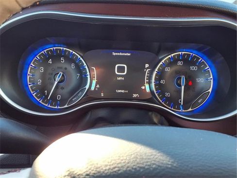 Used 2019 Chrysler Pacifica Limited w/ Advanced Safetytec Group image 16