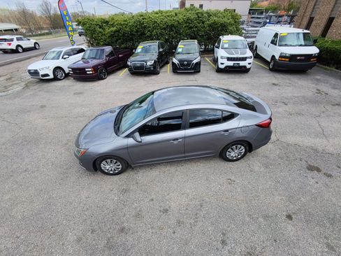 Used 2020 Hyundai Elantra SE w/ Cargo Package (C1) FWD image 16