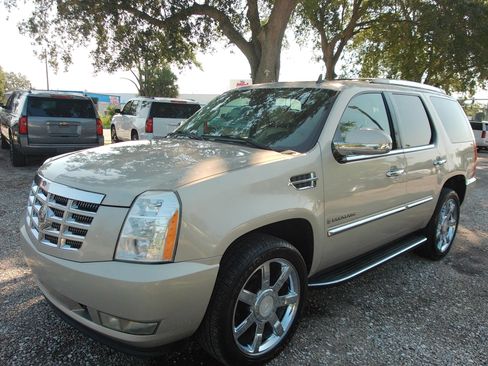 Used 2008 Cadillac Escalade 2WD image 1