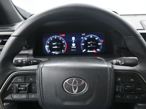 Used 2025 Toyota Tacoma TRD Off-Road image 15