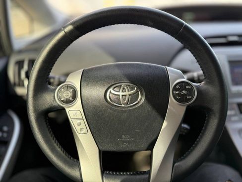 Used 2014 Toyota Prius Four FWD image 14