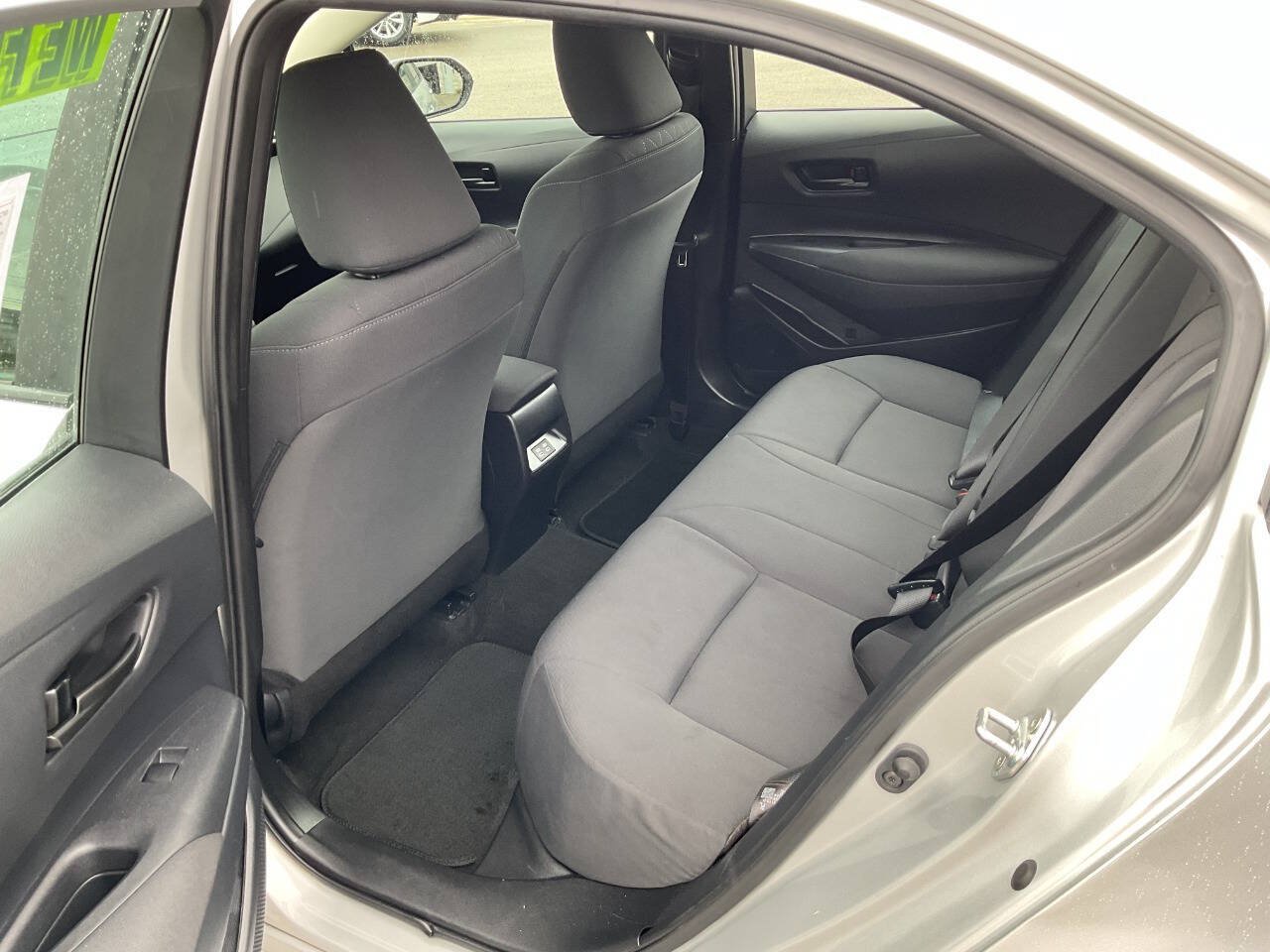 Used 2025 Toyota Corolla LE FWD image 35