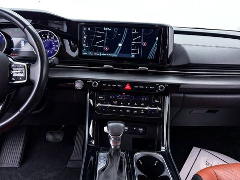 Used 2022 Kia Carnival SX image 10