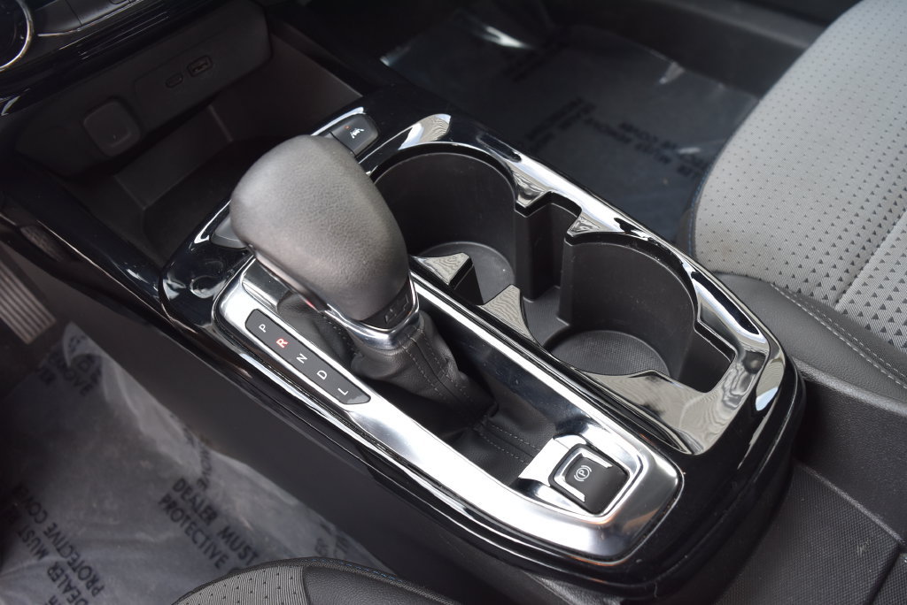 Used 2025 Chevrolet Trax LT FWD image 18