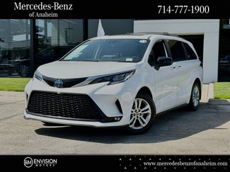 Used 2023 Toyota Sienna XSE AWD/4WD video 1