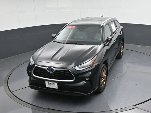 Used 2023 Toyota Highlander Bronze Edition image 44