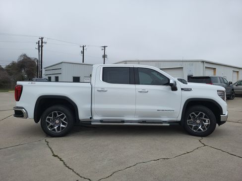 New 2026 GMC Sierra 1500 SLT w/ SLT Premium Package image 4