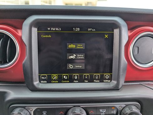 Used 2022 Jeep Wrangler Unlimited Rubicon image 25