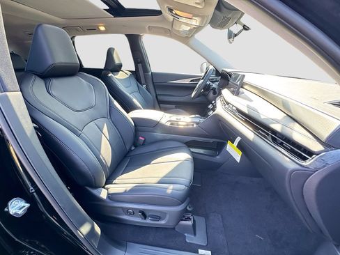 Used 2027 INFINITI QX60 Pure w/ Cargo Package FWD image 31