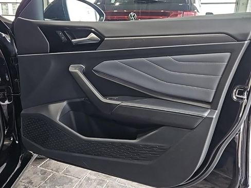 Used 2025 Volkswagen Jetta SEL image 11
