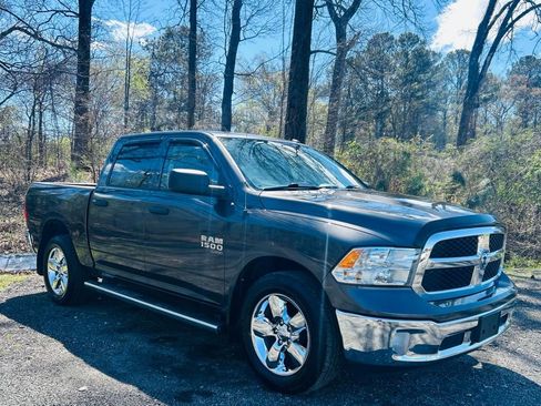 Used 2019 RAM 1500 Tradesman w/ Tradesman SXT Package image 6