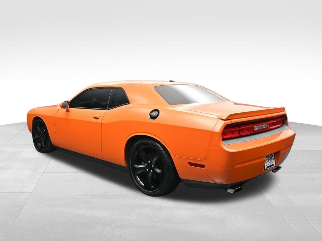 Used 2014 Dodge Challenger R/T Plus RWD image 3