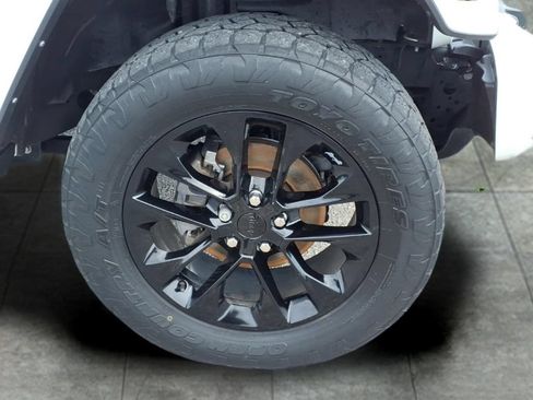 Used 2021 Jeep Wrangler Unlimited Sahara AWD/4WD image 9