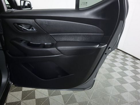 Used 2023 Chevrolet Traverse LT image 25