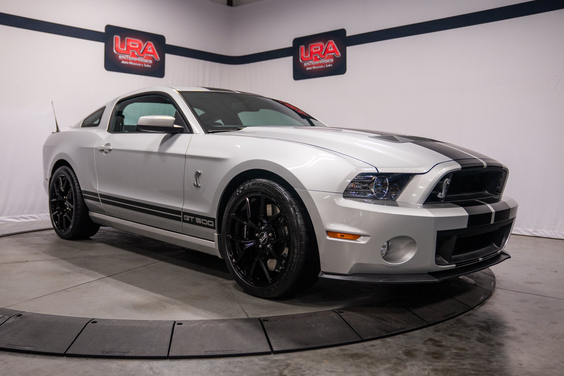 Used 2013 Ford Mustang Shelby GT500 RWD image 1