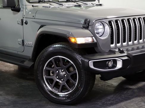 Used 2021 Jeep Gladiator Overland image 8