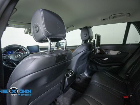 Used 2019 Mercedes-Benz GLC 300 4MATIC image 27
