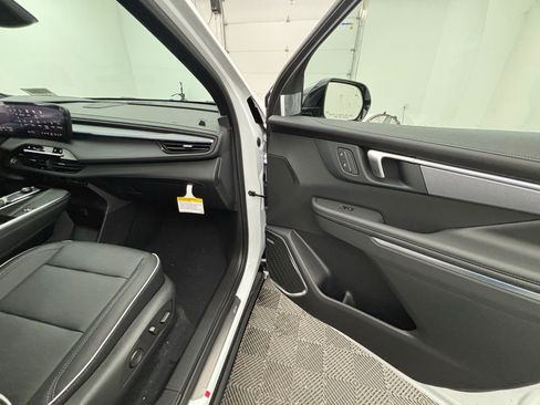 New 2026 Buick Enclave Sport Touring w/ Power Package image 40